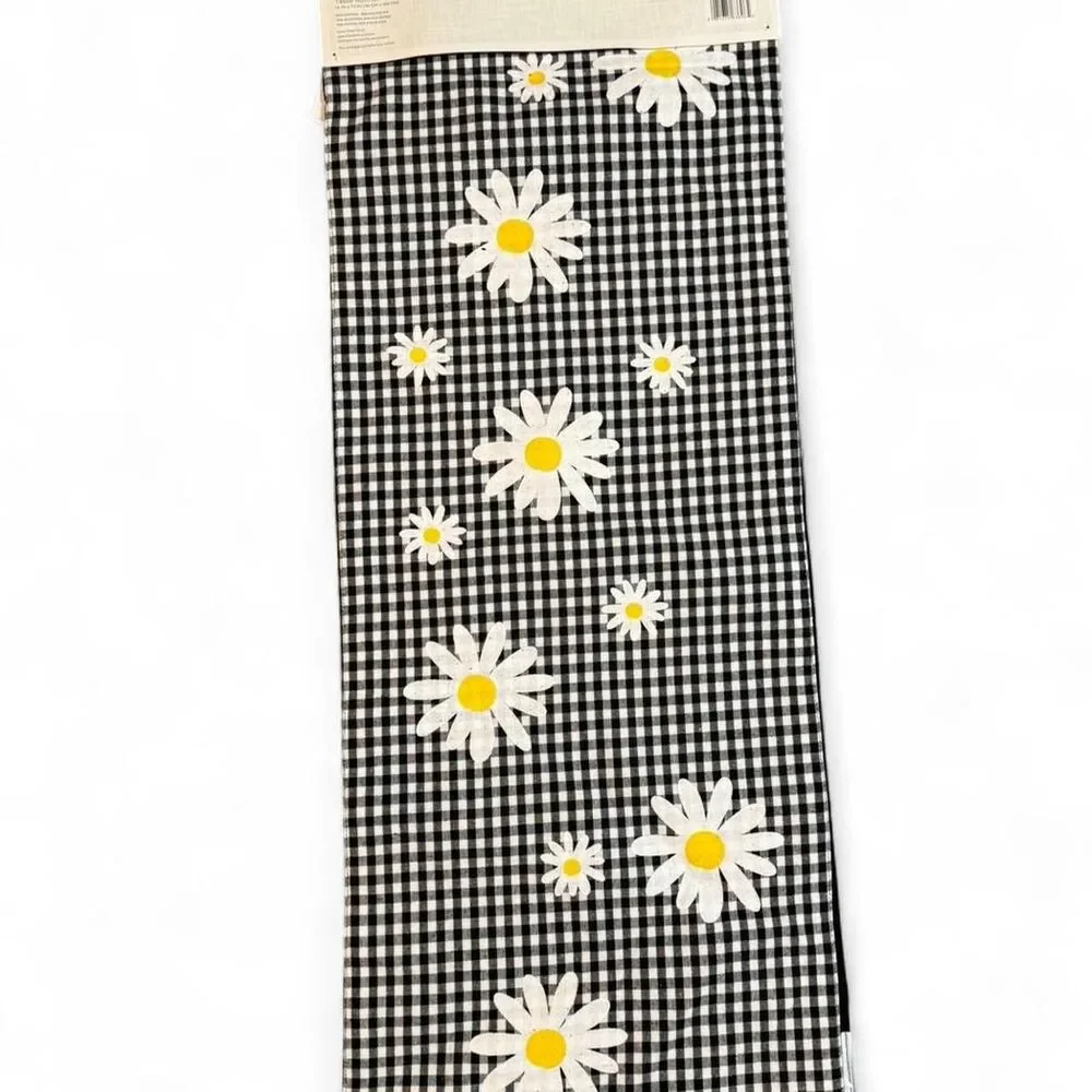 NWT PBS Homegoods Black and white gingham‎ daisy print cotton table runner